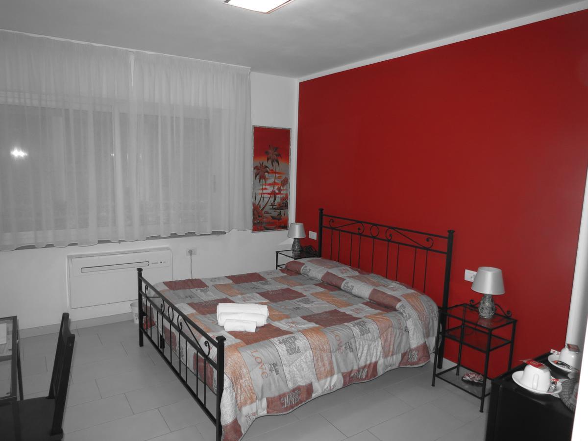 Artisti Rooms Bed & Breakfast *